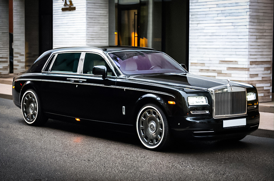 Необычную версию Rolls-Royce Phantom продают в Москве за 19 миллионов рублей Новости