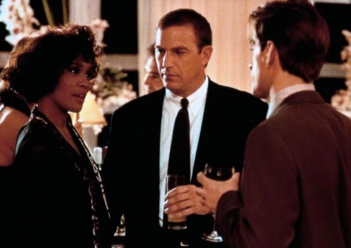 Обратная сторона славы Уитни Хьюстон. За кадром культового фильма 1990-х «Телохранитель» Обратная сторона славы Уитни Хьюстон. За кадром культового фильма 1990-х «Телохранитель»