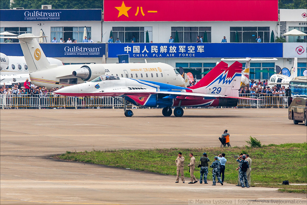 Русские витязи и Стрижи на China Airshow 2016