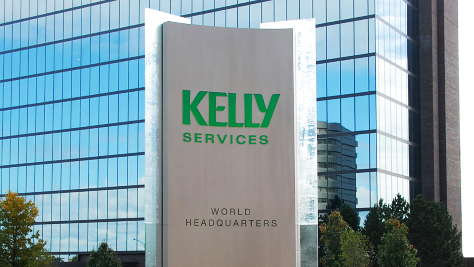 Крупное кадровое агентство Kelly Services продает бизнес в России и уходит из страны