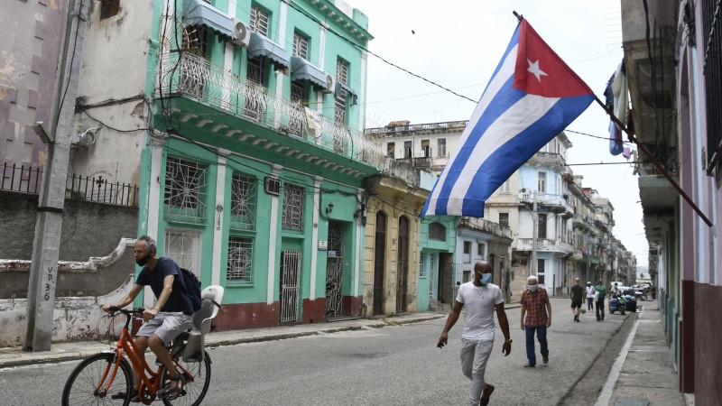 Мэр Майами прокомментировал свои слова об авиаударе по Кубе