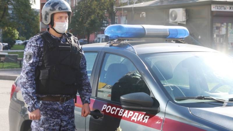 Силовики оцепили восемь нижегородских школ из-за угрозы стрельбы