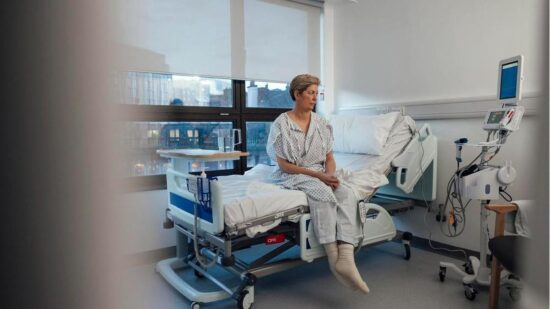 «Я была полностью пронизана им»: женщина потеряла 13 органов из-за рака, который убил Одри Хепберн