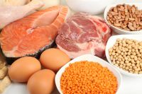 Какие симптомы дефицита белка в организме?