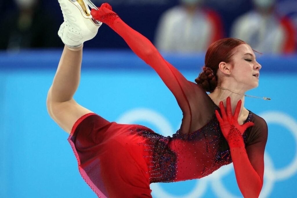 СМИ подсчитали заработок фигуристки Трусовой на рассказах о родах