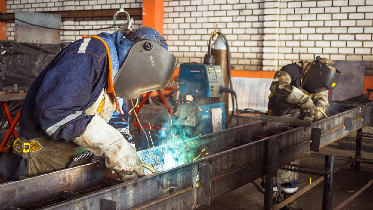 «Молоко за вредность?»: юрист рассказала о компенсациях за вредные условия труда «Молоко за вредность?»: юрист рассказала о компенсациях за вредные условия труда Общество