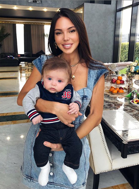 Новые тату в честь сына и покупка аквапарка: как Джиган и Оксана Самойлова провели выходные Звезды,Звездные пары