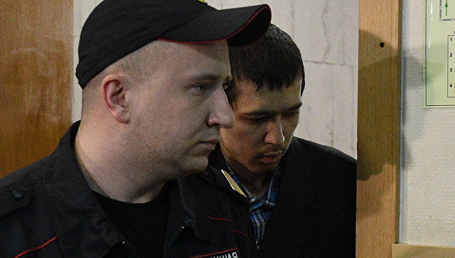 Предполагаемый организатор теракта в метро Петербурга Аброр Азимов в Басманном суде. 18 апреля 2017