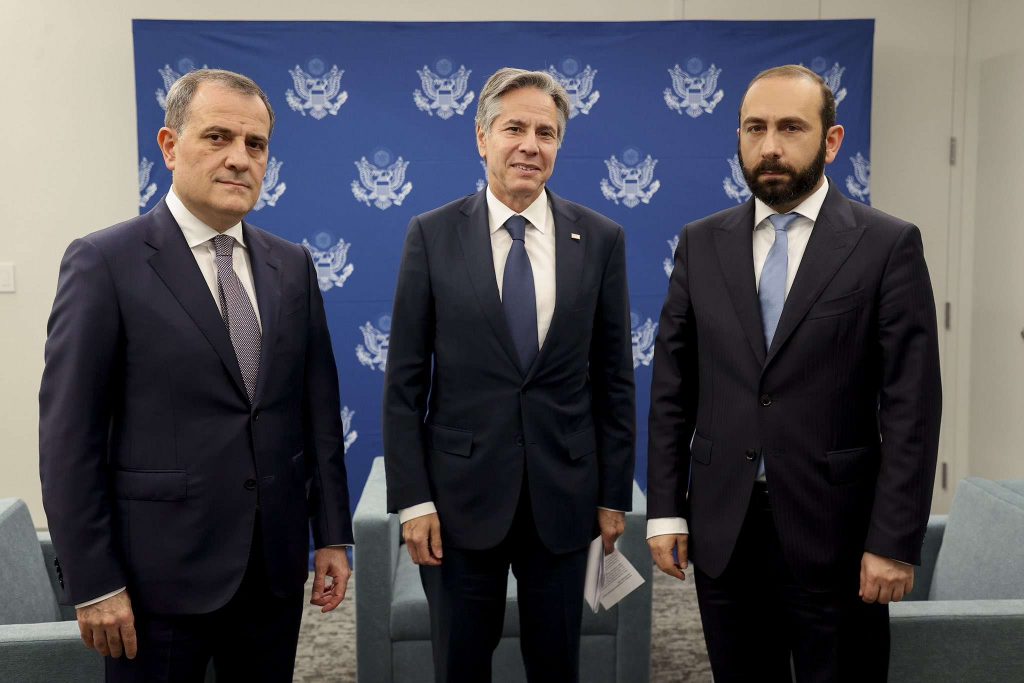 Вашингтон уговорами, а Баку угрозами продавливает уничтожение Арцаха геополитика