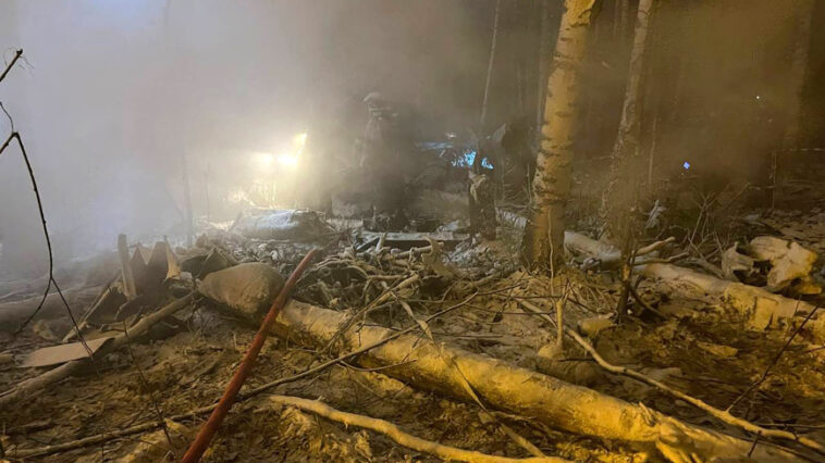 Тела пяти человек найдены на месте падения Ан-12 под Иркутском