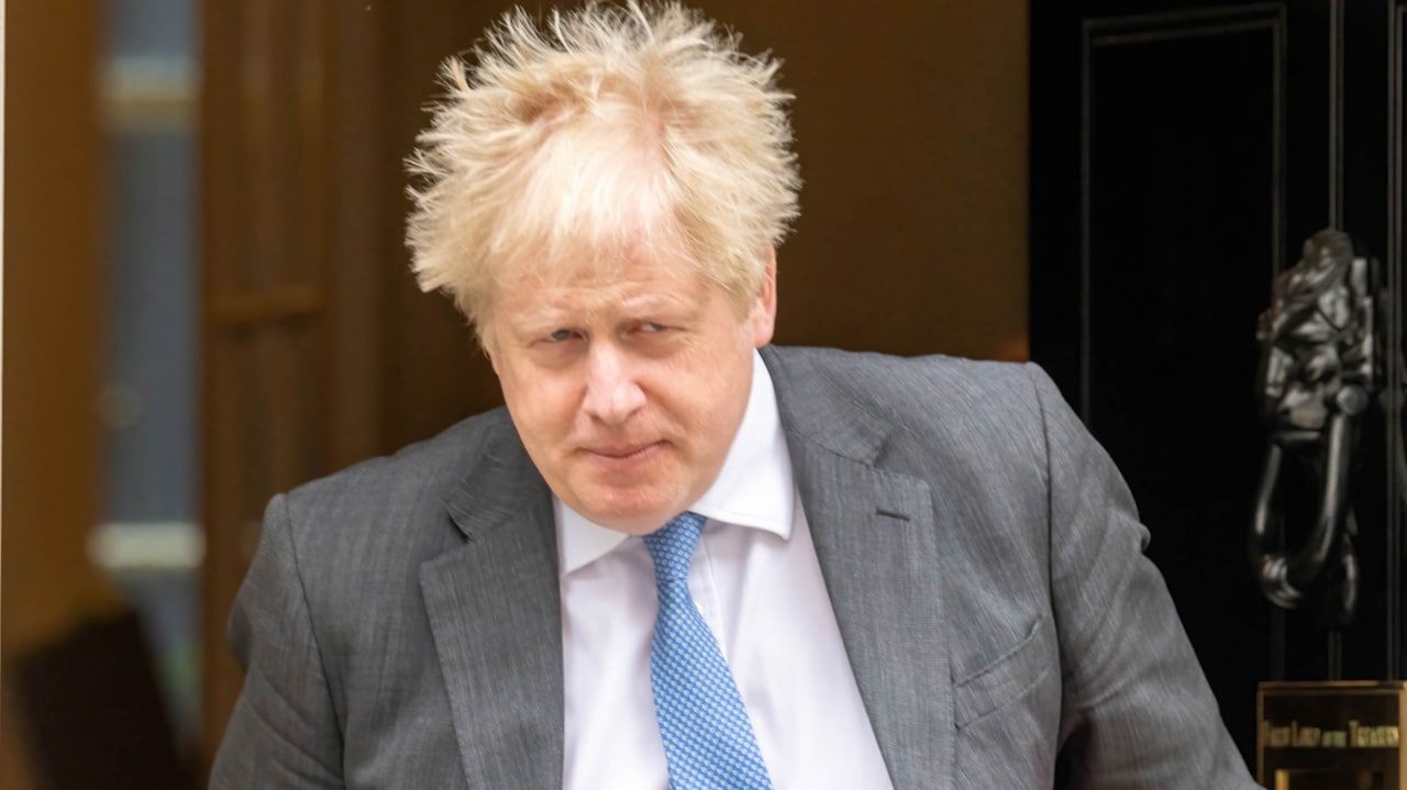 The Observer сообщила о планах Джонсона вставлять палки в колеса своего преемника Политика