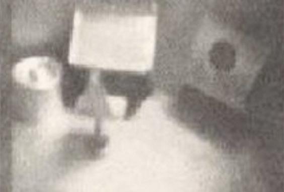 Инопланетянин в очках на фотографиях 1957 года. Кем был человек на фото Пинотти, Роберто, примерно, космического, управления, объектовПинотти, довольно, подробно, описывает, внешний, выдумку, словам, диаметр, неизвестных, метров, кабина, метровМожно, сразу, других, списать