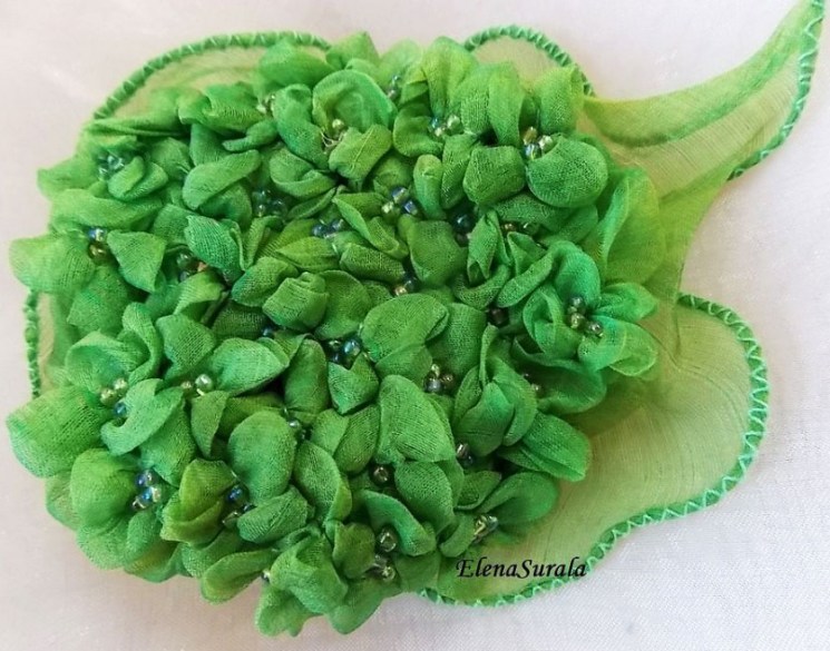 Брошь в японском стиле 