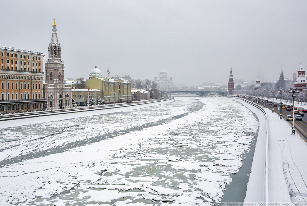 Москва снег сегодня фото