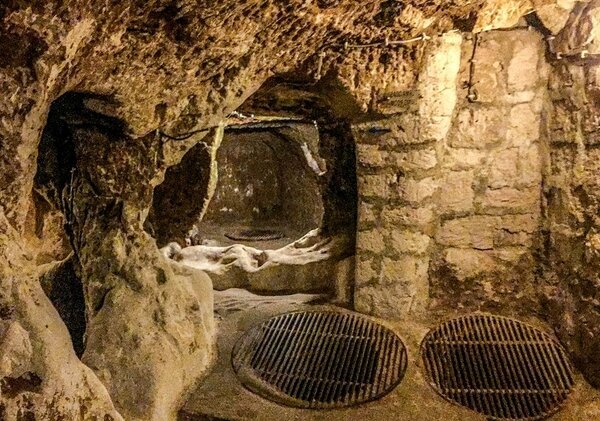 Город под землей на 20 тысяч человек и другие подземные постройки