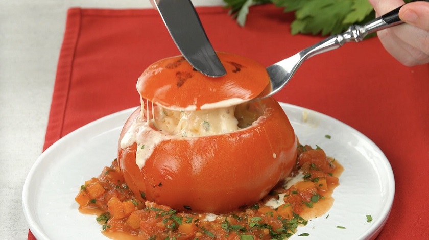 Фаршированные помидоры на сковороде: простой летний рецепт