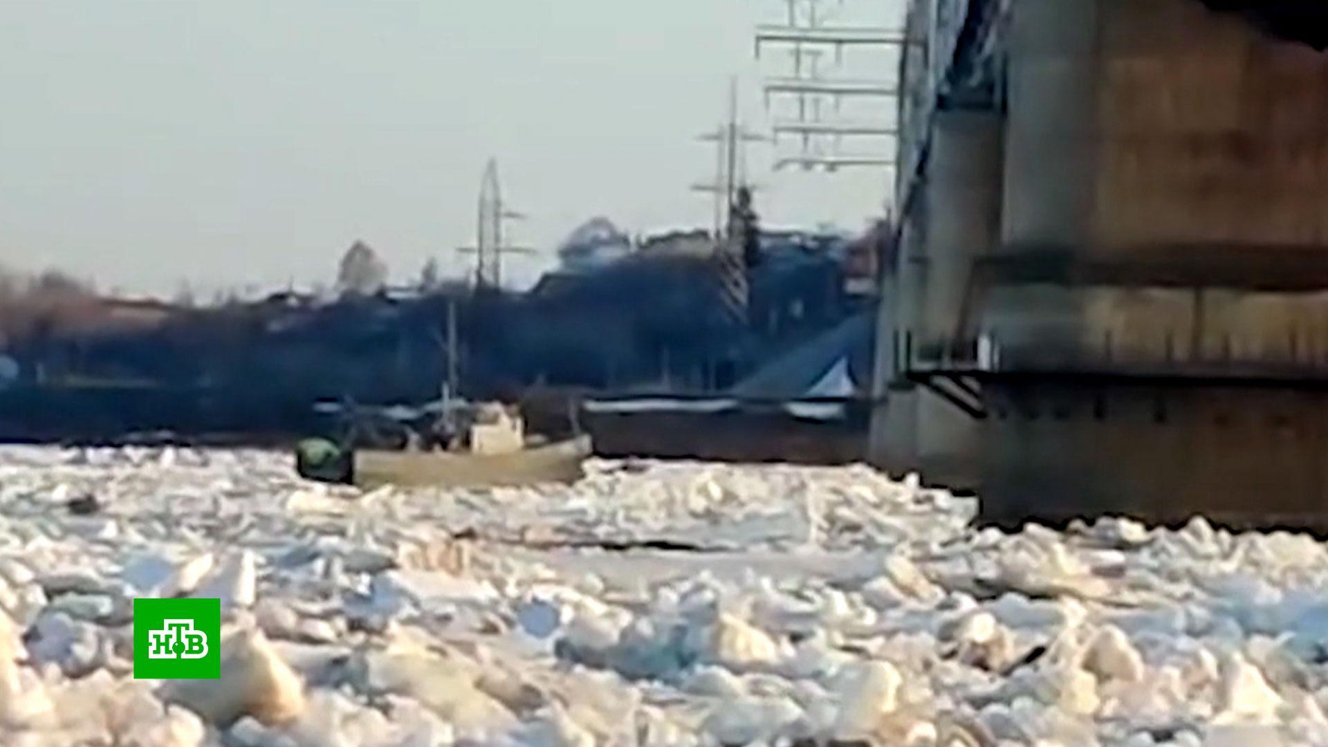 Ледоход на волге 2024. Кама ледоход 2022. Ледоход на Волге Зеленодольск. Ледоход в Казани. Ледоход на Волге 2023.