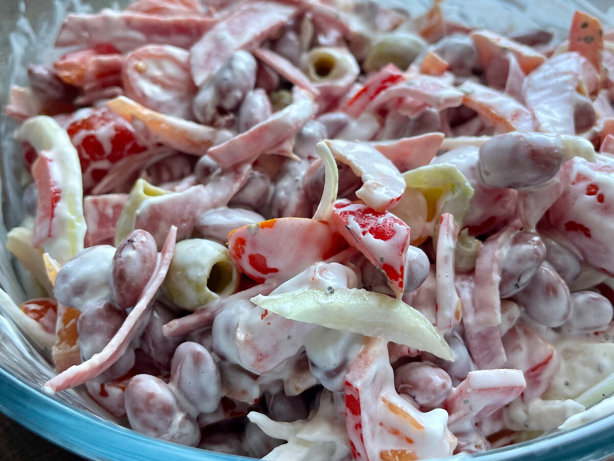 Все картофельно - мясные салаты вроде оливье оставим на зиму! А летом хочется чего-то лёгкого, но сытного, вкусного...но новенького. Чтобы не "как обычно".-4