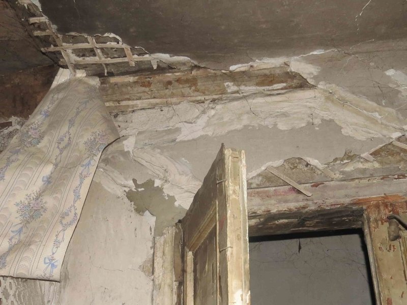 (Не)аварийное жилье: чиновники задумались о судьбе разваливающегося на глазах дома в Нолинске