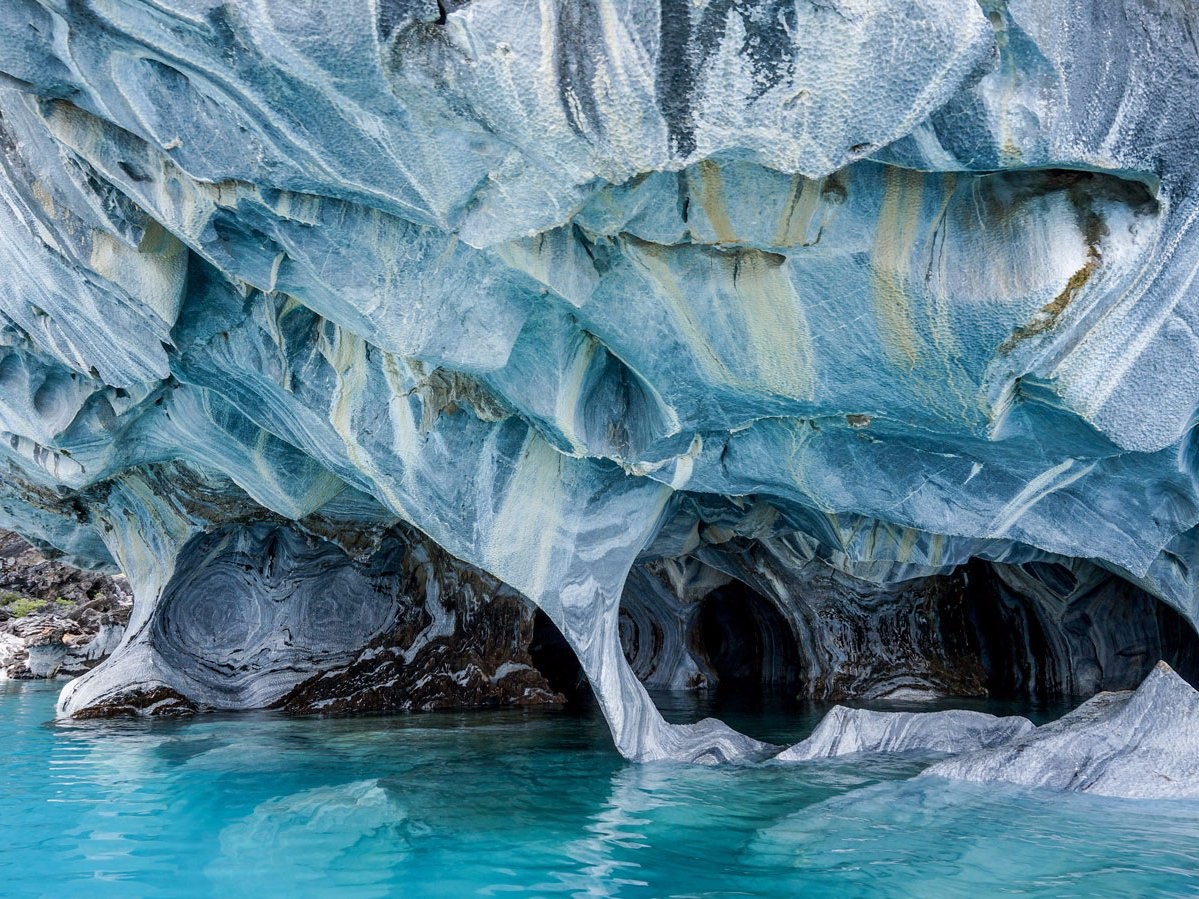 Удивительные места нашей планеты. Озеро Хенераль Каррера. Мраморные пещеры Чиле-Чико, Чили. Мраморные пещеры Патагонии Чили. Мраморные пещеры Хенераль Каррера.