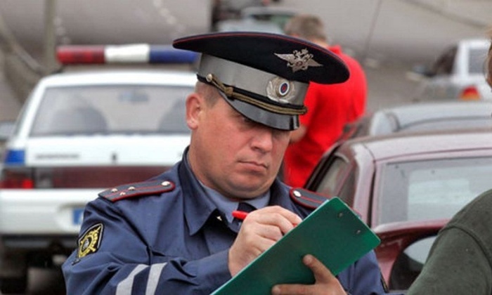 Можно ли совершать обгон тихоходного транспорта через сплошную линию авто и мото,автоновости,гибдд,пдд,Россия