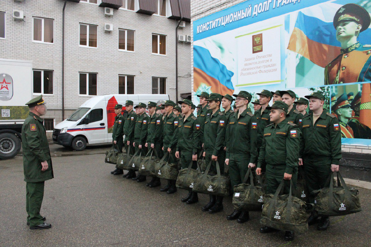 Очередные воинские команды в рамках весеннего призыва отправились  из сборного пункта Ставропольского края