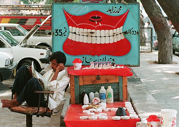 Уличные стоматологи в Индии: сервис для отважных и не брезгливых рупий, никогда, только, нередко, удалением, зубов, Несмотря, уличные, стоматологи, советы, Среди, уличного, рублей, происходит, более, стоящем, уличный, водой, с кипящей, на туристической