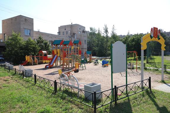 Петербуржцы за три дня написали свыше 50 жалоб на обустройство детских  площадок