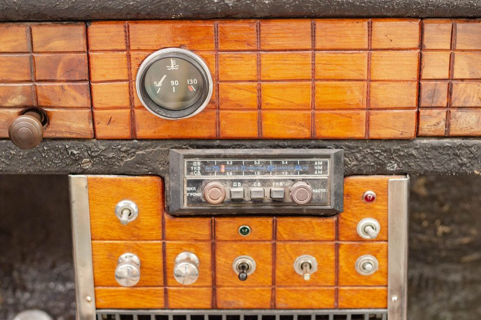 Поддельные «Жигули». Мотор сзади. Что?! автосамоделки,Марки и модели