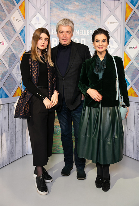Александра, Екатерина и Александр Стриженовы