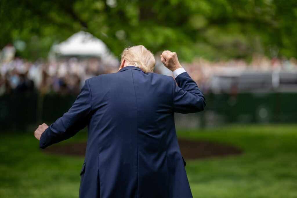 Трамп поддержал обвинения в мошенничестве Обамы на выборах