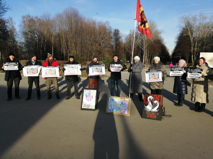 «Не дадим «спящим» уничтожить семью и Россию!» человек, против, семьи, акции, законопроекта, организаций, отметил, участие, митинг, своей, детей, проблемы, научить, страны, много, сегодня, своих, семейных, закон, семья