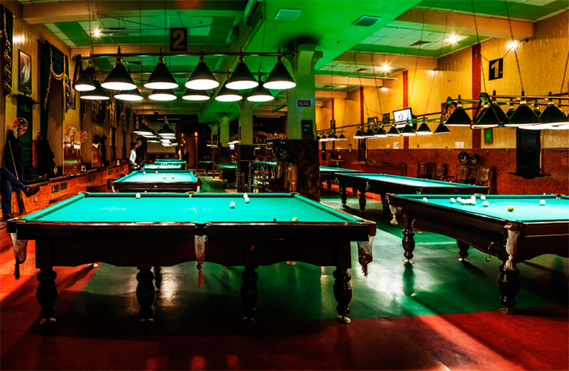 15 й шар курская. бильярдная круглый шар. бильярд американка. эллиптический бильярдный стол. бильярдные шары.