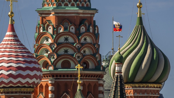 Не ради России, а ради лайка. Как глумление над гербом, флагом и гимном стало поводом для хайпа