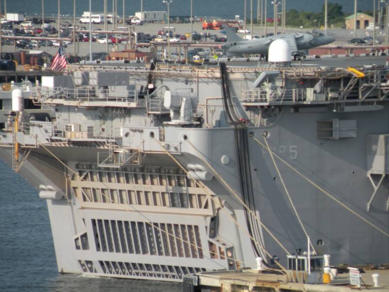 Военно-морская база Норфолк – проплывая мимо вмф