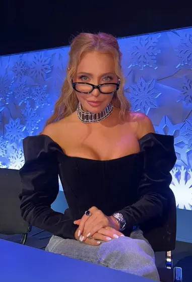 50-летняя Татьяна Навка появилась на публике в корсете и чокере НавкаТатьяна, Навка, образе, единственная, также, фигуристки, Надежда, 11летняя, общая, Дмитрием, Песковым, Александра, России, президента, пресссекретарем, замужем, Девять, старшая, Татьяна, танцах