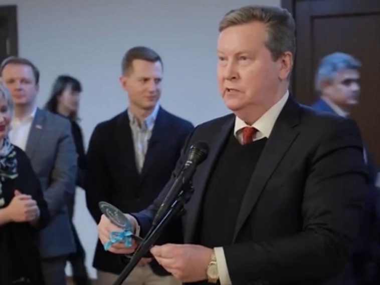 Депутат Нилов пообещал мальчику Вове из Киева ракеты на Новый год (ВИДЕО)
