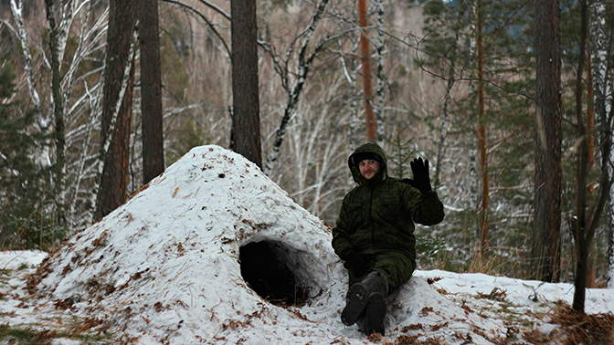 Лесник из Красноярска на своем примере показал, как выжить трое суток в таежном сугробе