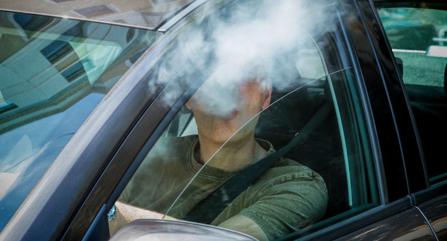 Как перекупщики и таксисты маскируют табачный запах в салоне авто?