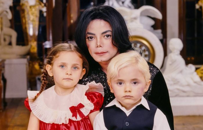 Майкл Джексон: новые тайны его семьи Майкл, Майкла, Джексон, детей, Джексона, жизнь, жизни, Кэтрин, детстве, семьи, которые, Джексонов, также, только, причиной, мнению, матери, после, стало, Джозеф