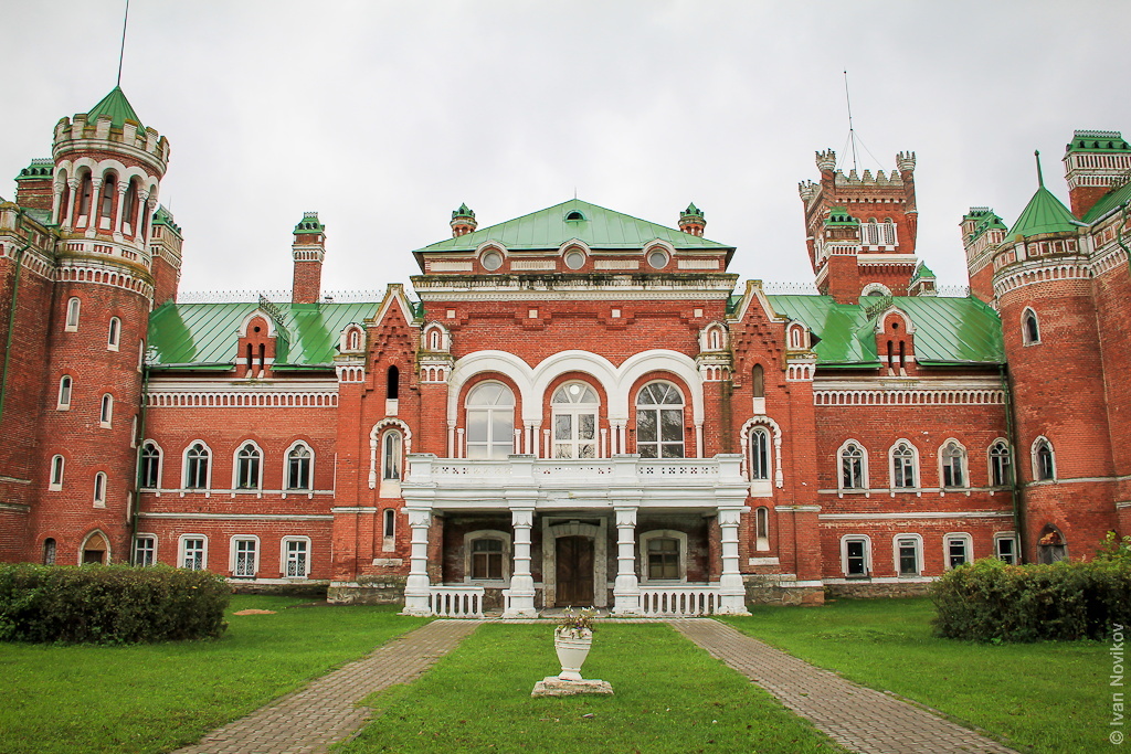 Юрино. Замок Шереметевых автотуризм