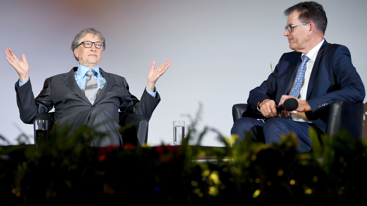 "Их цель - это рабство": Гейтс и Ко используют пандемию для насаждения цифрового фашизма - эксперт