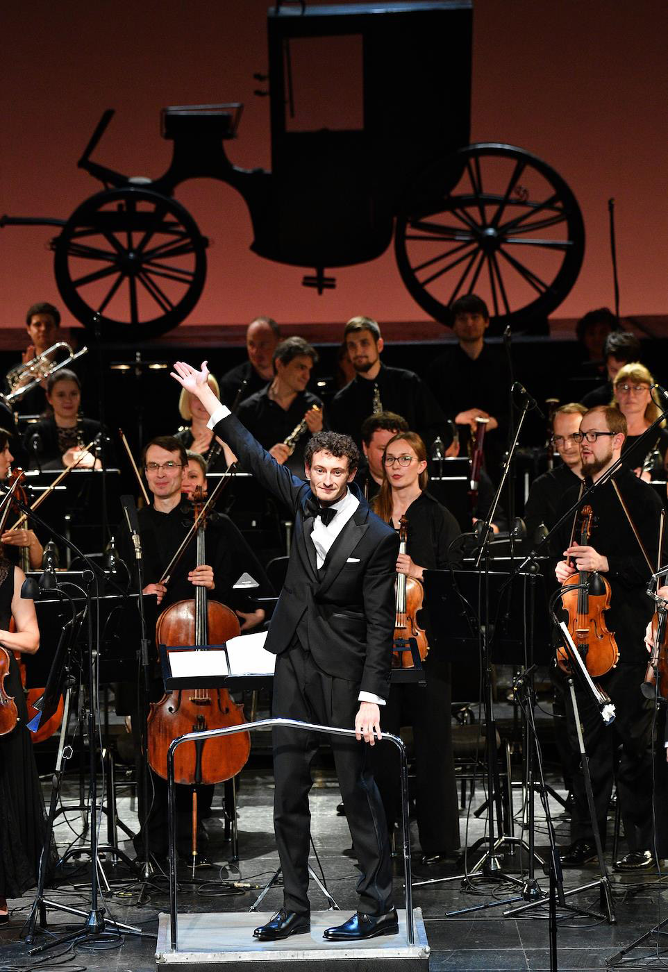 Клеман Нонсье во время оперного спектакля «Почтальон из Лонжюмо» на сцене театра «Новая Опера»