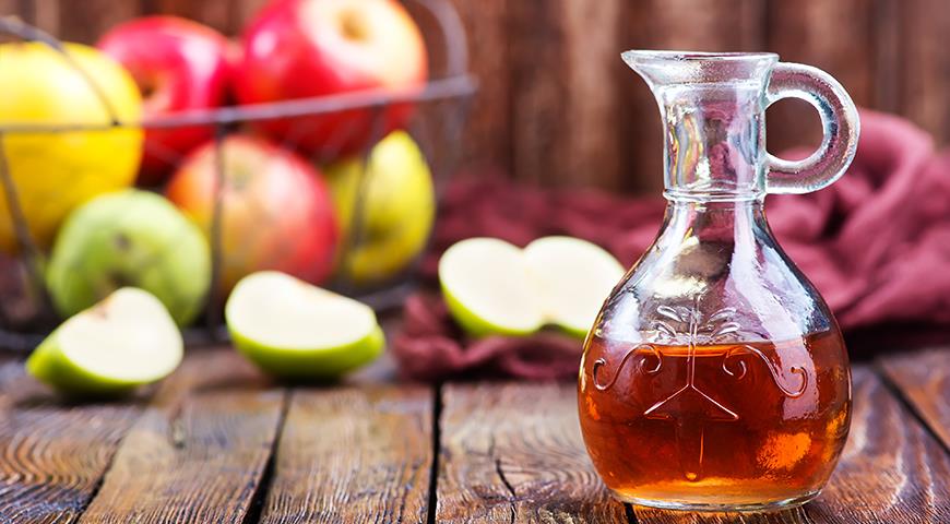 Как самому в домашних условиях приготовить яблочный уксус и чем он полезен?