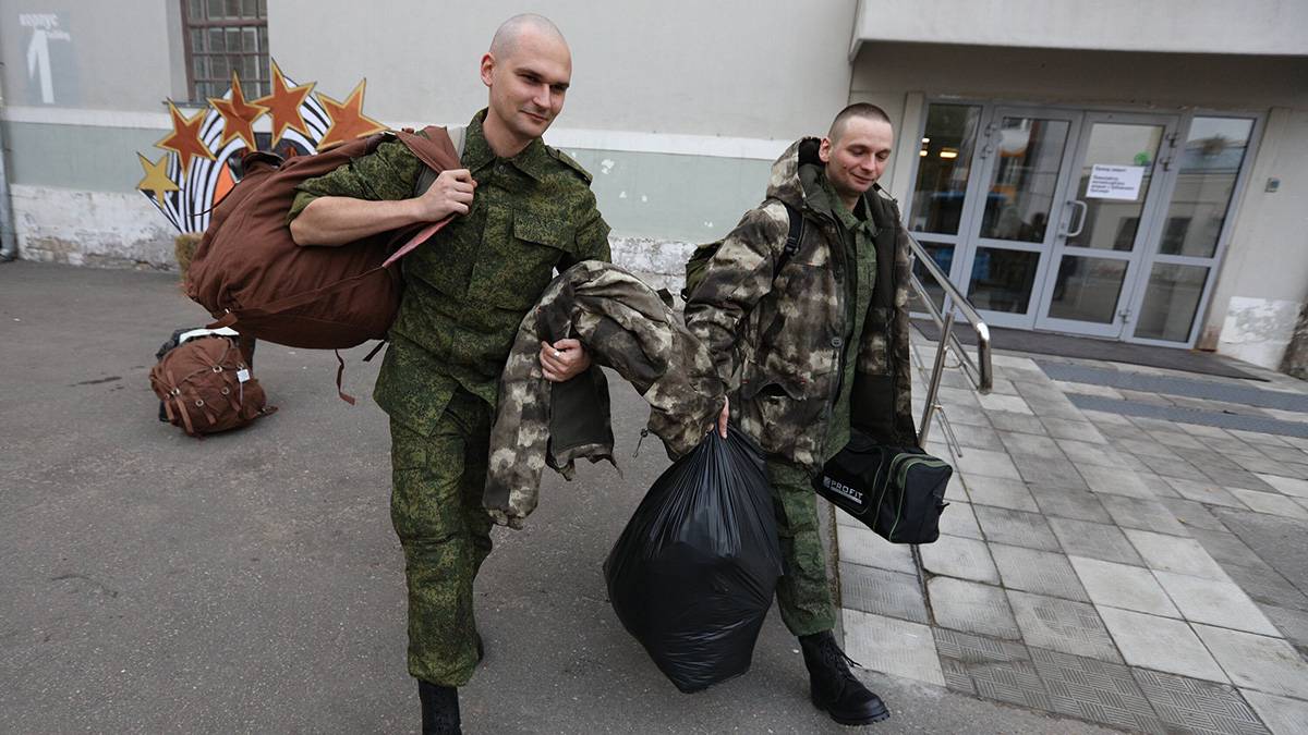 На портале Объясняем.рф рассказали, как передать посылку мобилизованным