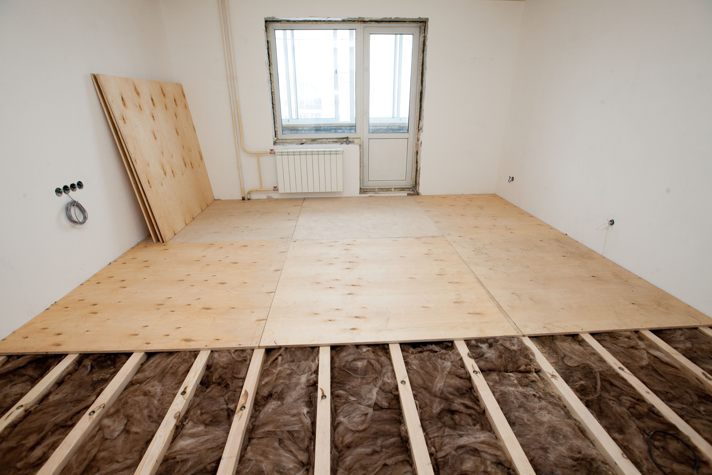 Как просто выровнять деревянный пол с помощью фанеры советы