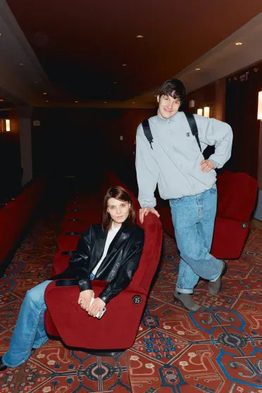 Юра Борисов с женой, Евгений Цыганов и Юлия Снигирь, Аглая Тарасова и Саша Бортич на премьере фильма 