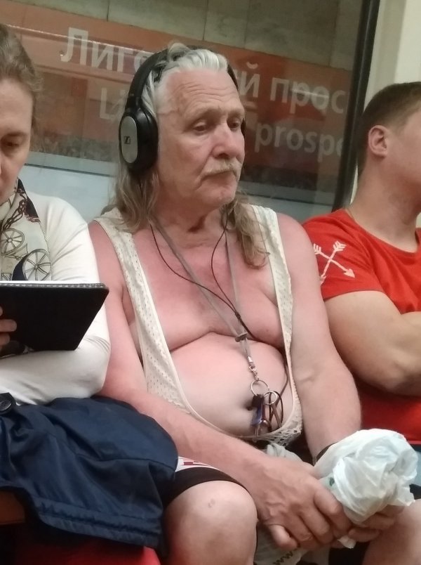 Модники и чудаки из метрополитена Модники и чудаки из метрополитена позитив,смешные картинки,юмор