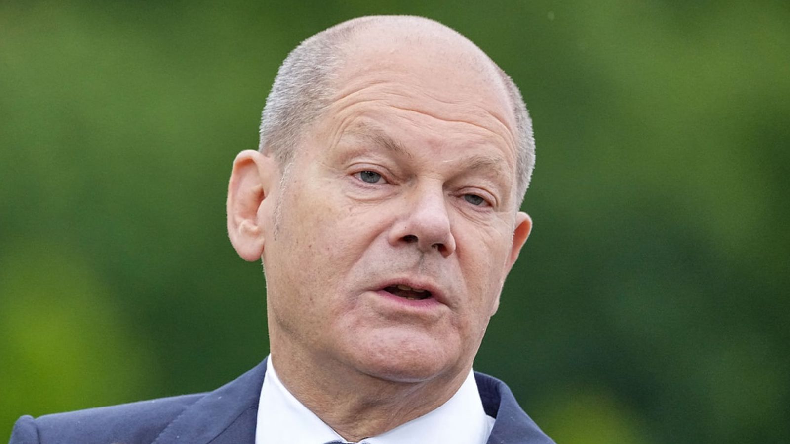 Al Arabiya: Шольц заключил контракт на поставки сжиженного газа из ОАЭ