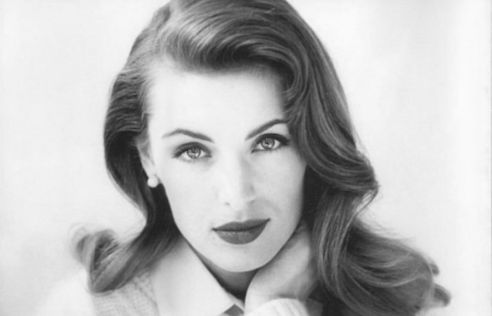 Людмила Исаева